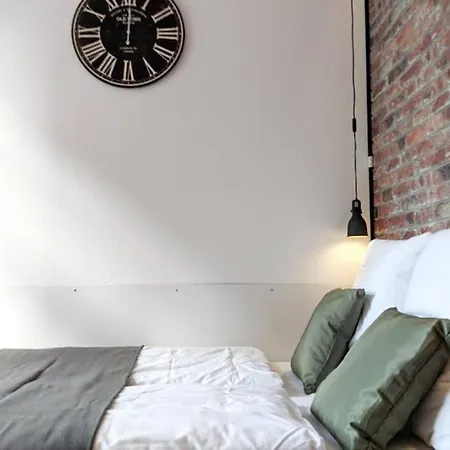 דירה Mitten Im Zentrum: Studio Im Industrial Design